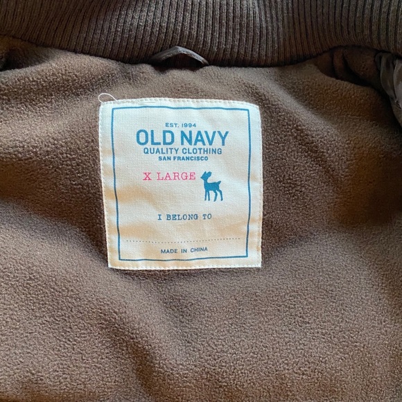 Old Navy Girls Frost Free Puff Vest - Picture 4 of 5